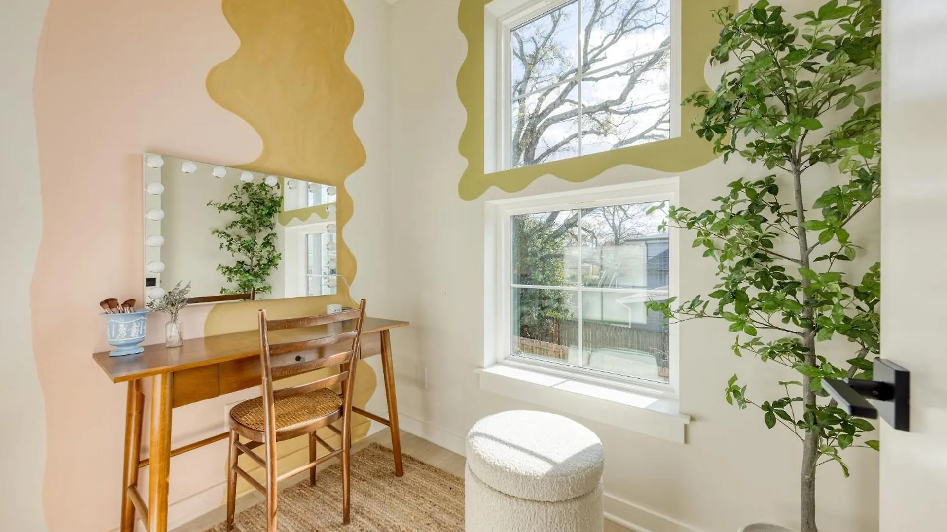 Holiday home The Stage By Avantstay Chic 4Bdr W Covered Balcony Modern Newly Built Nashville